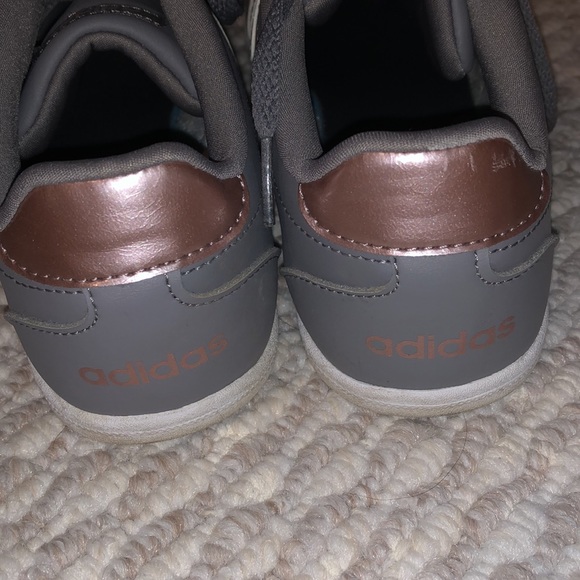 Adidas Sneakers size 6 - Picture 5 of 6